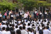 แน่นสนามสอบ! นร.แห่สอบเข้า ม.1 