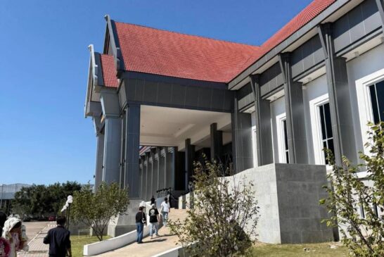 “ศึกมรดกตระกูลทองแท่งไทย” วัชราภรณ์ ยื่นศาลชุมแพ ขอเป็นผู้จัดการมรดกหลายพันล้าน ด้านอดีตภรรยาและลูกชาย 3 คนยื่นคัดค้าน อ้างพินัยกรรมมีพิรุธ