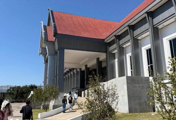 “ศึกมรดกตระกูลทองแท่งไทย” วัชราภรณ์ ยื่นศาลชุมแพ ขอเป็นผู้จัดการมรดกหลายพันล้าน ด้านอดีตภรรยาและลูกชาย 3 คนยื่นคัดค้าน อ้างพินัยกรรมมีพิรุธ