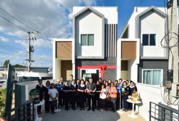 เหล่ากาชาด จ.ขอนแก่น และพิมานกรุ๊ป มอบทาวน์โฮม 1.8 ล้านบาท ยินดีกับ “ประธาน อสม. ชนบท”ผู้โชคดีรางวัลที่ 1 สลากกาชาดปี 68