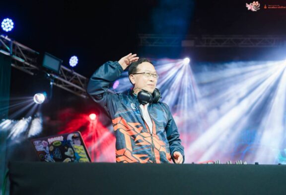 กาลพฤกษ์ช่อที่ 63 คึกคัก! อธิการบดี มข. มิกซ์ EDM สร้างแรงบันดาลใจให้นักศึกษาใหม่
